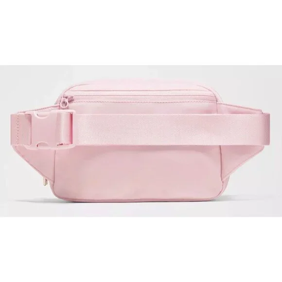 NWT Lululemon Everywhere Belt Bag Large 2L Blissful Pink Sold out on line - Picture 3 of 16
